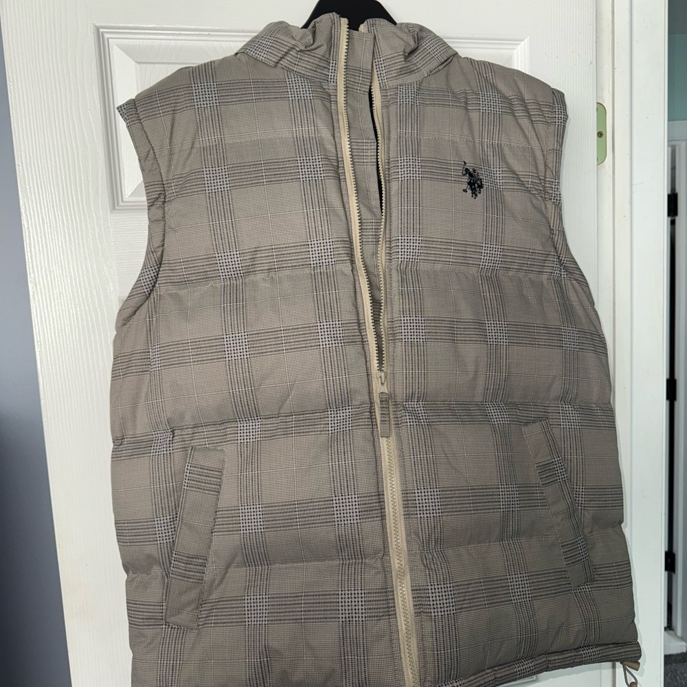 Men's Beige Plaid Puffer Vest